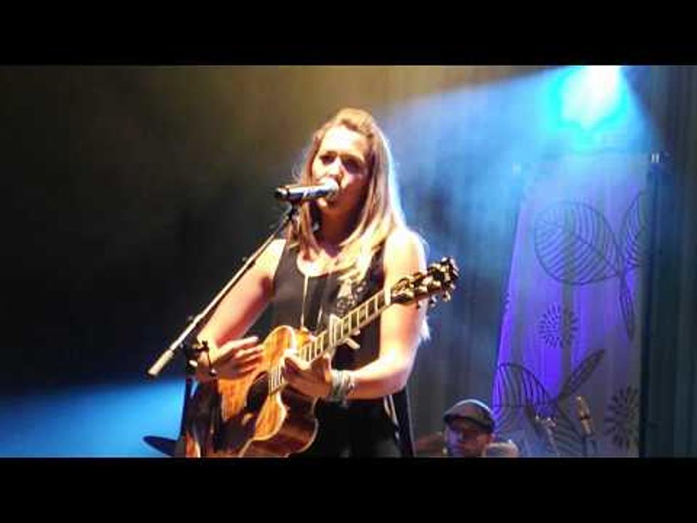 Colbie Caillat Attacked By Bugs