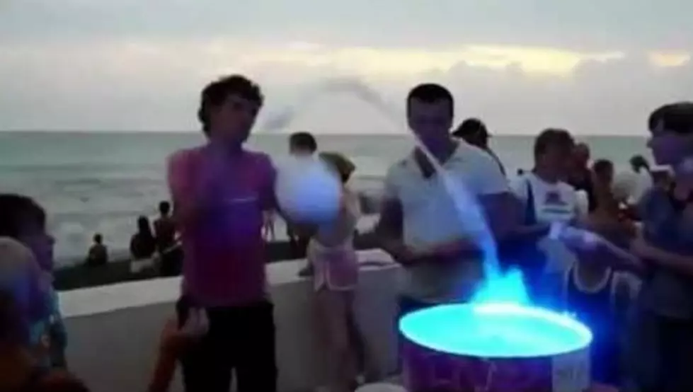 Cotton Candy Vendor Serves It Up With A Song &#038; Dance [VIDEO]