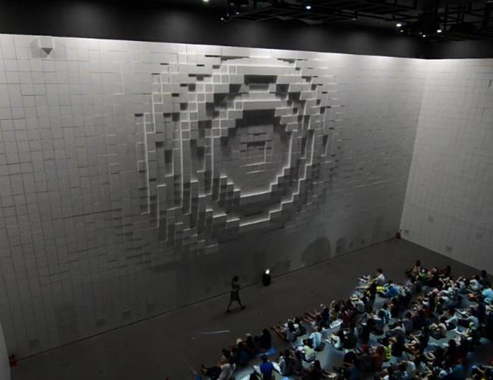 Moving Wall Will Blow Your Mind [VIDEO]