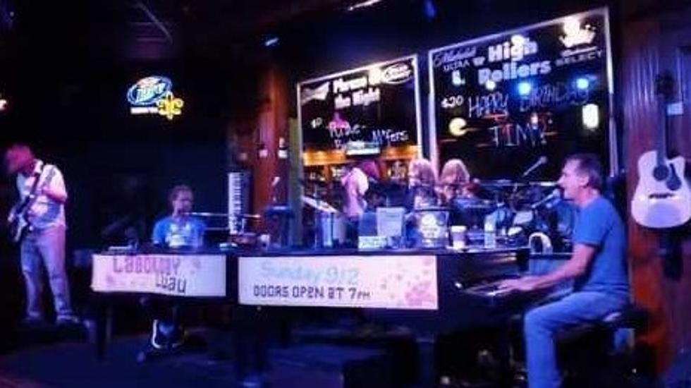 Kat Mykals Visits Howl at the Moon in Louisville [VIDEO]