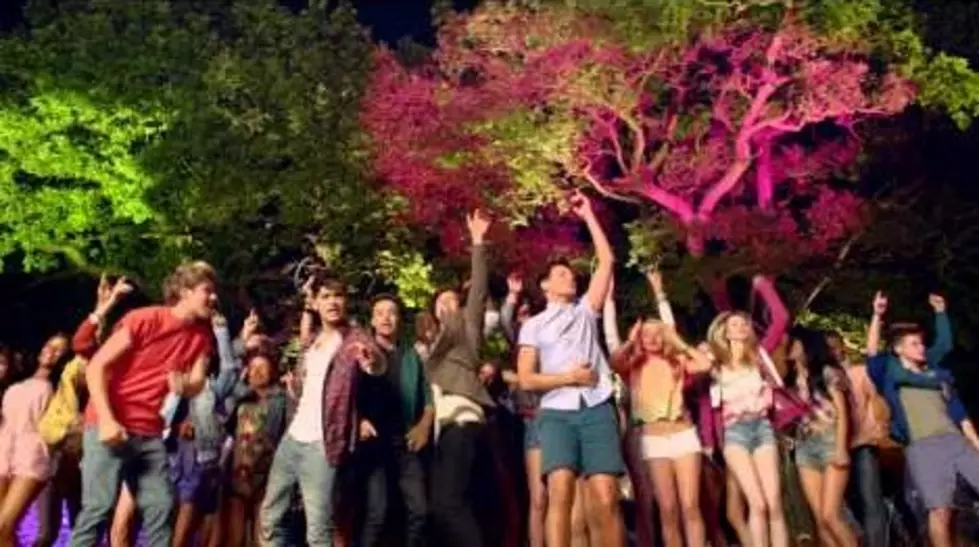 Official Music Video: One Direction &#8211; Live While We&#8217;re Young