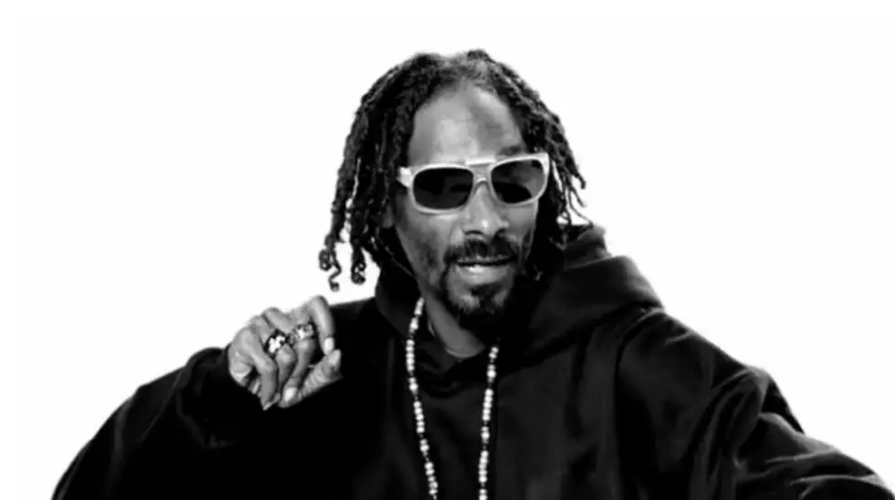 Snoop Raps about Hot Pockets