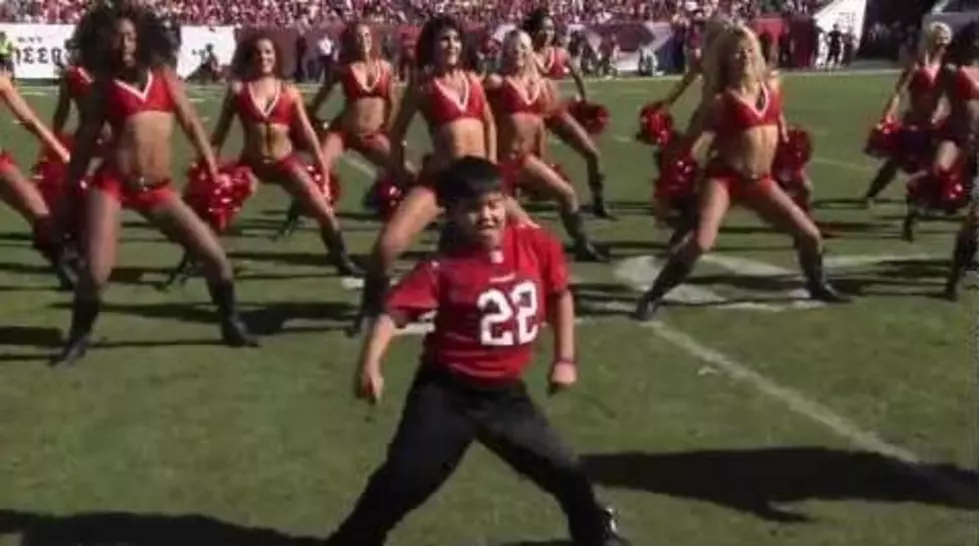 10 Year Old Psy Dances Gangnam Style with Bucs Cheerleaders [VIDEO]