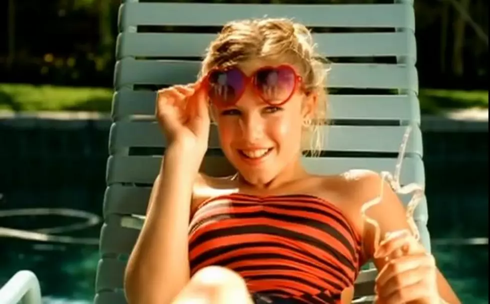 #FridayFlashback  &#8211; Fountains of Wayne &#8220;Stacy&#8217;s Mom&#8221; Official Music Video