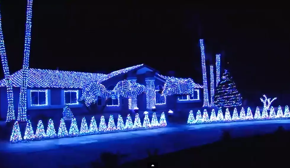 Watch Amazing Christmas Light Display [VIDEO]