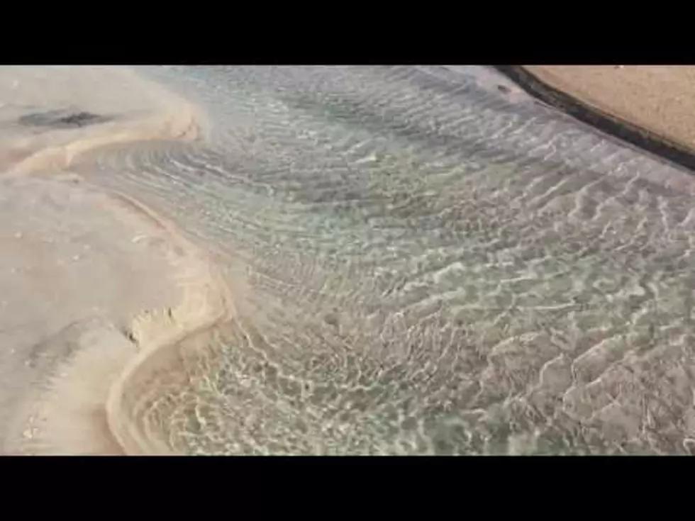 Ryan O&#8217;Bryan Gets Artsy &#8211; Films Slow Motion Video of Ocean Water [VIDEOS]