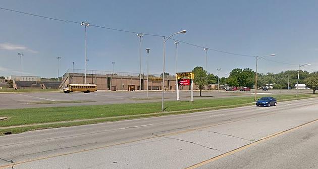 BREAKING NEWS &#8211; Evansville Police Investigating Death at Central High School [UPDATE]