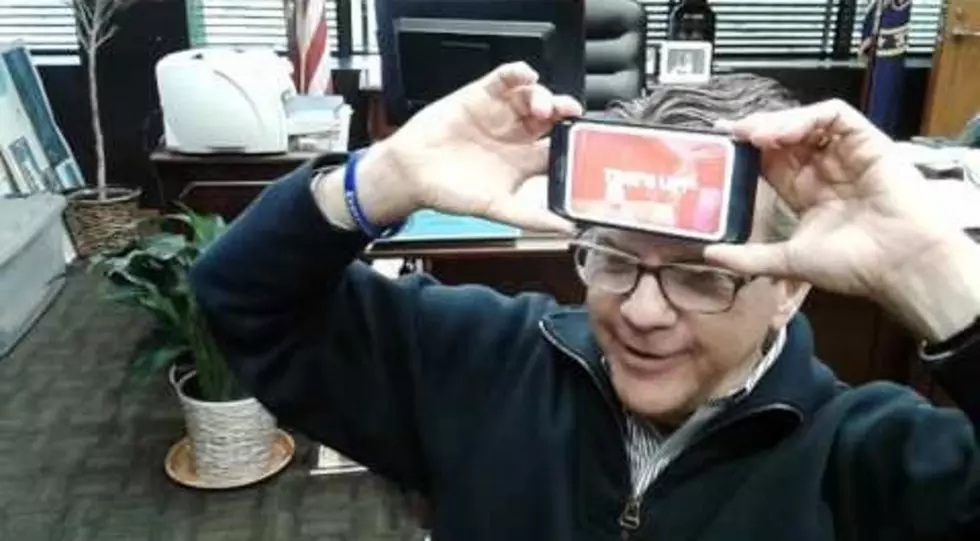 The Rob and Mayor Winnecke Play “Heads Up” [VIDEO]