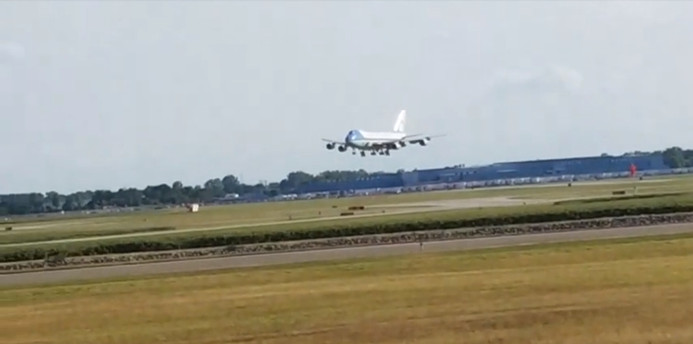 WATCH Air Force One Lands at Evansville Regional Airport