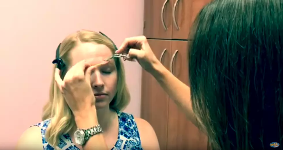 Watch Kendra Get Her Eyebrows and Nose Waxed [Video]