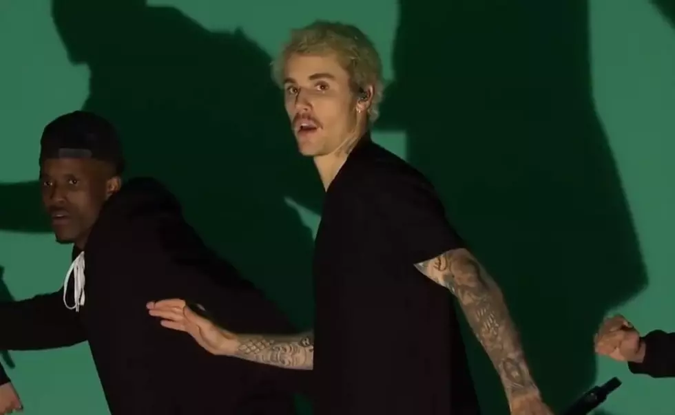 [POLL] Should Justin Bieber Get Rid of the Mustache?