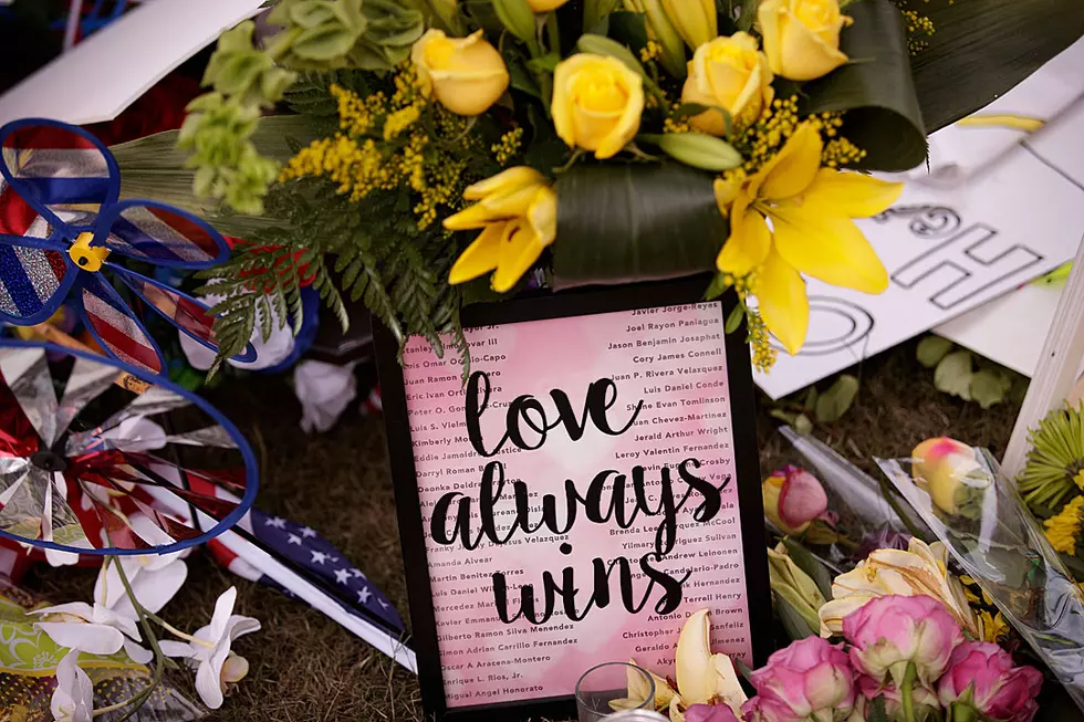 Plane Passengers Show Ultimate Sign of Respect for Orlando Victim’s Grandmother