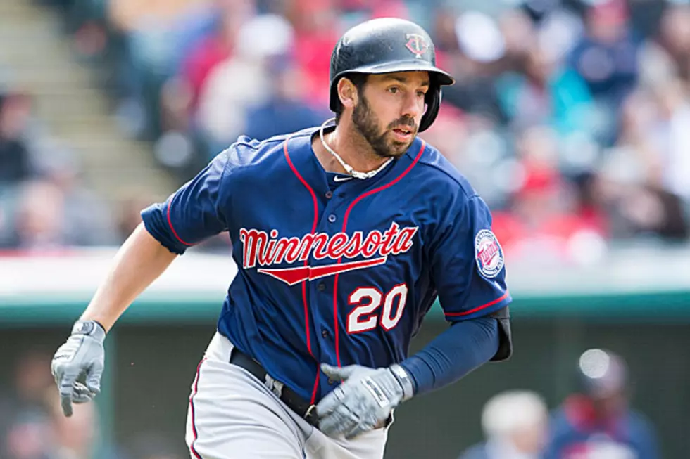 Twins Slugger Bashes Home Run While Mom Gets Interviewed During Game [VIDEO]