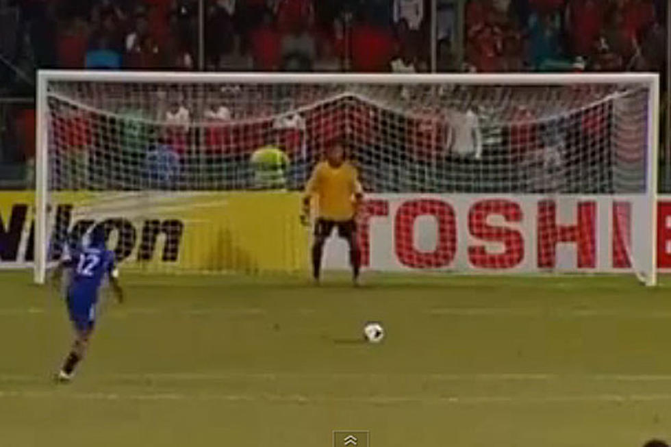 Bizarre Penalty Kick Leaves Goalie in Total Confusion [VIDEO]
