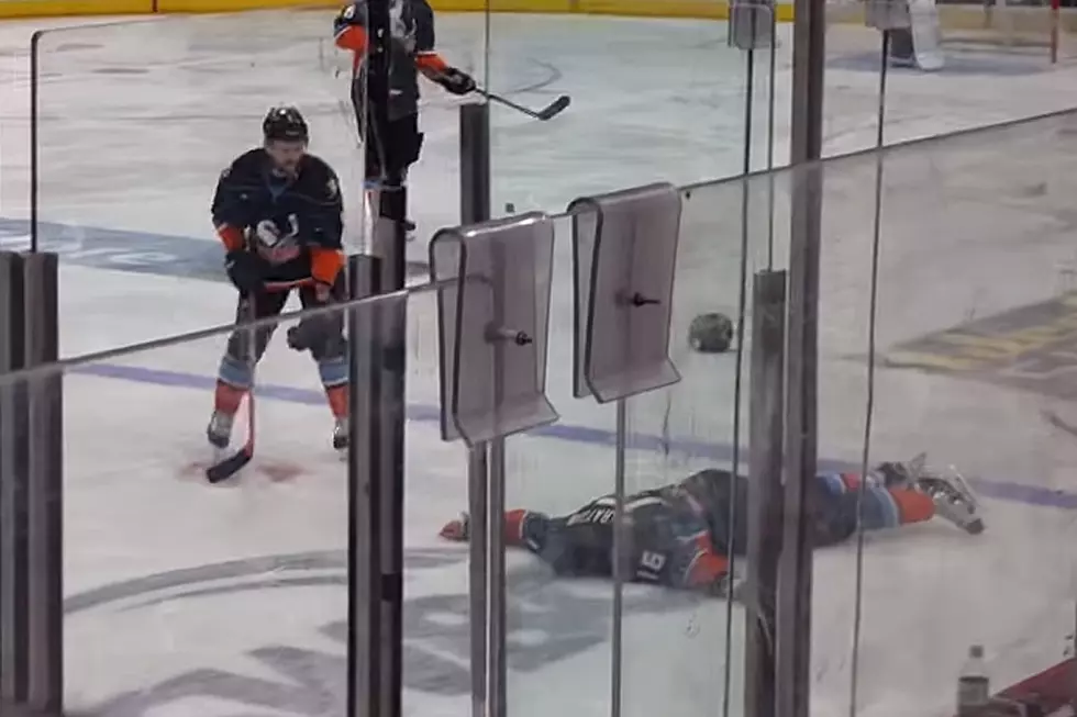 Brutal Hockey Fight Ends With a Knockout to End All Knockouts