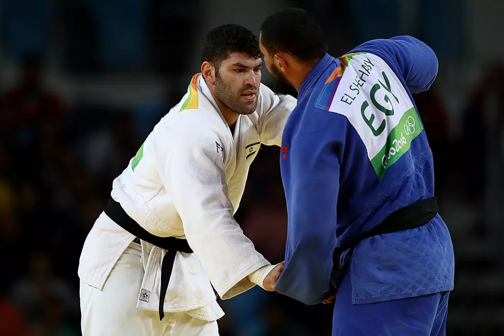 Egyptian Judoka Refuses to Shake Israeli Opponent&#8217;s Hand