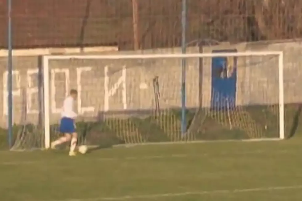 Soccer Player Inexplicably Misses Point Blank Shot, Should Be Banned for Being Terrible