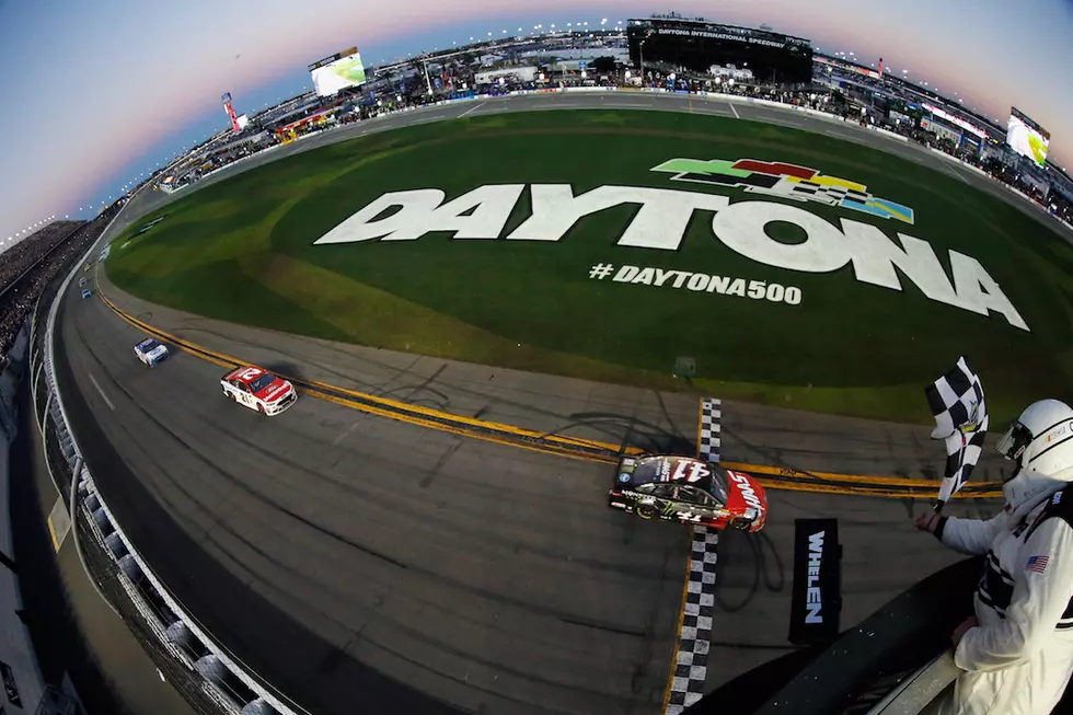 Kurt Busch Wins His 1st Daytona 500 After Other Leaders Run Out Of Gas