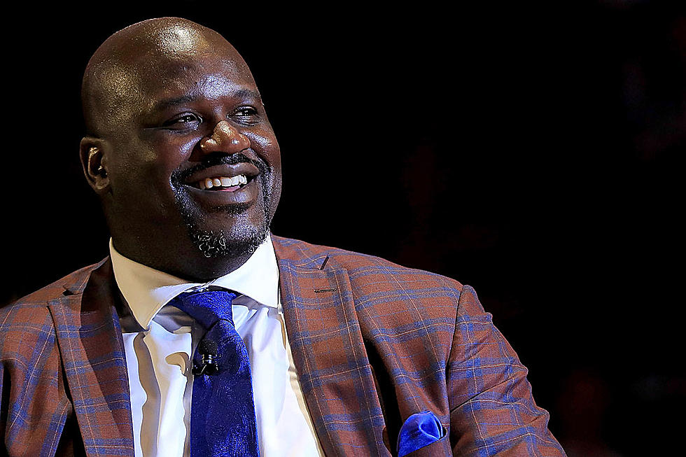 Shaq Assists In Roadside Traffic Incident