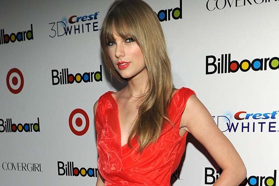 Taylor Swift Wins Favorite Country Artist at 2012 People’s Choice Awards