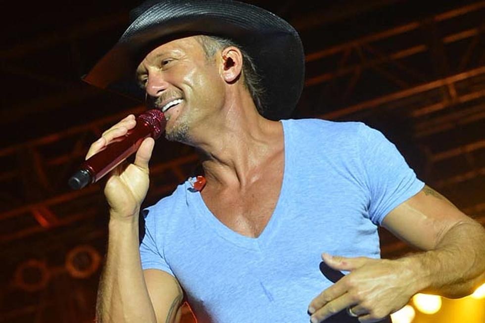 Tim McGraw Shows Off Buff Bod in Shirtless Picture