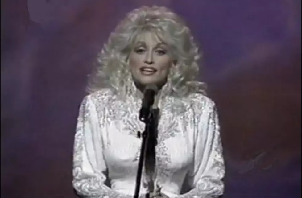 Dolly Parton&#8217;s &#8216;He&#8217;s Alive&#8217; Brought the House Down at the 1989 CMA&#8217;s [VIDEO]