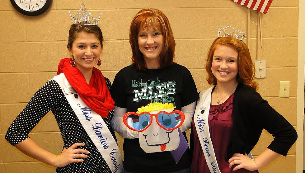 Miss Daviess County Helping Collect Glasses