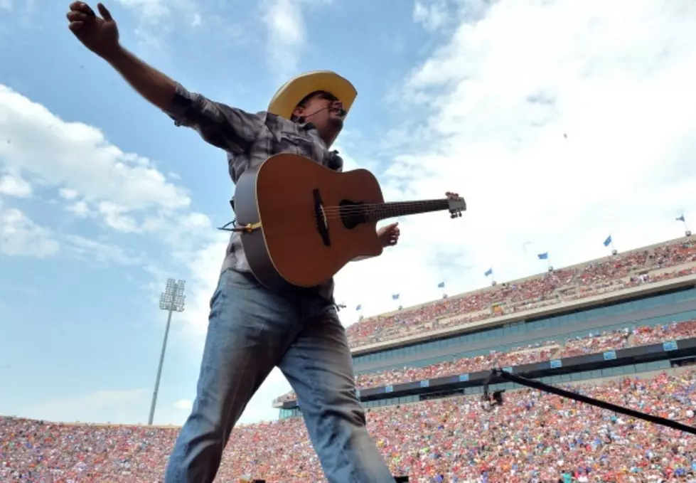 Garth Brooks Says “the Wait Is Over…7/7″