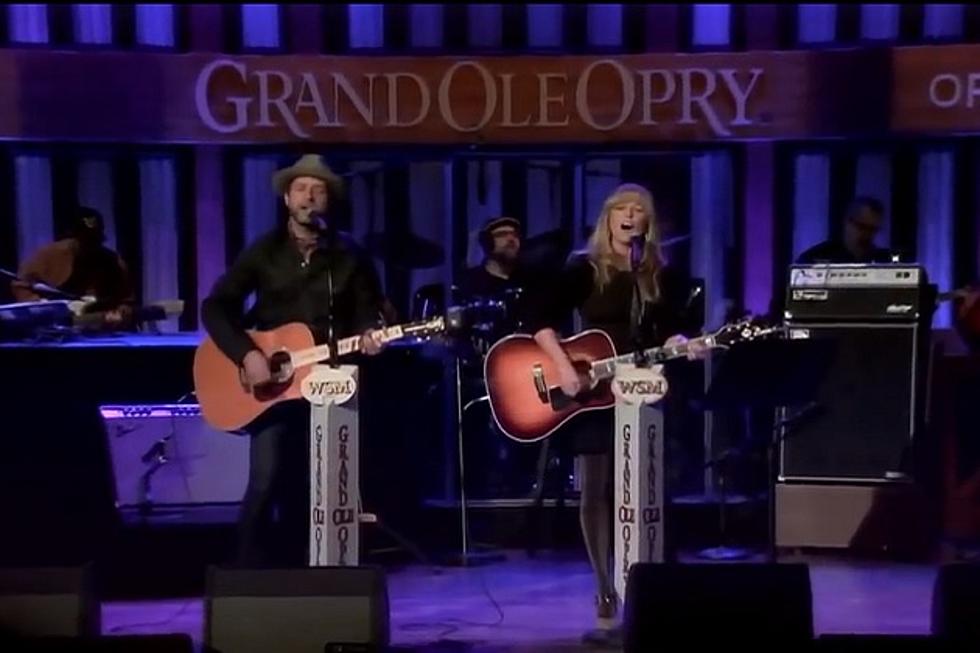 Opry Spotlight: Deana Carter and Brandon Heath Stun with the Gospel Song &#8216;He Paid It All&#8217; [VIDEO]