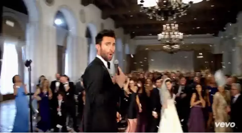 Maroon 5 Crashes Weddings And It&#8217;s Awesome! [VIDEO]
