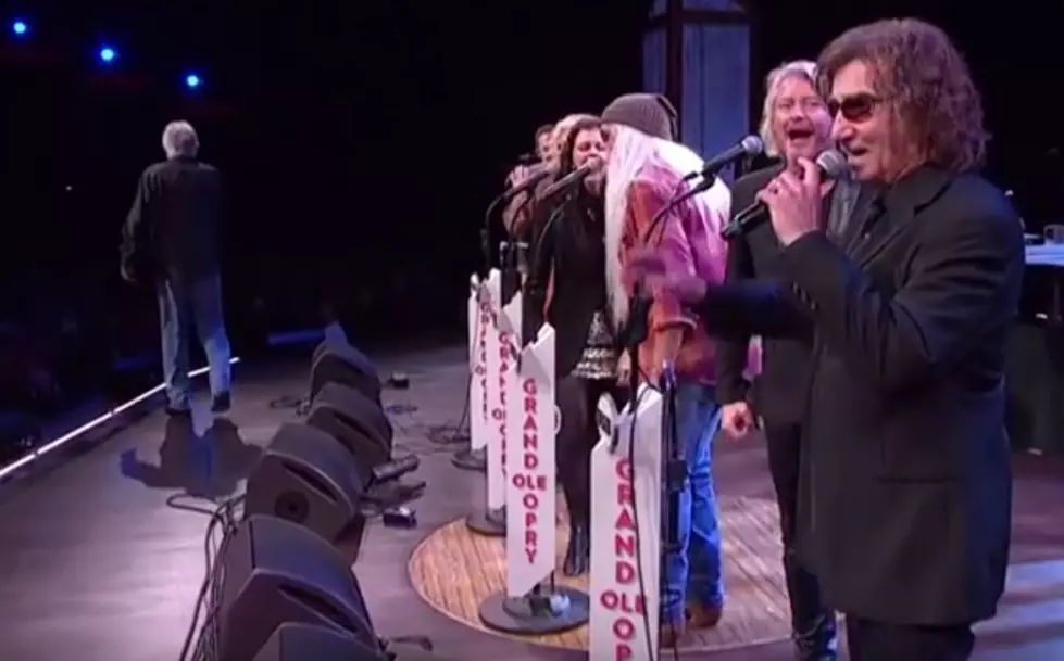 Opry Spotlight: Little Big Town and the Oak Ridge Boys Join Forces for &#8216;Elvira&#8217; [VIDEO]