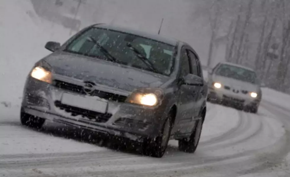 How to Drive Safely in the Snow [Tips]