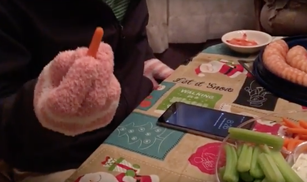 Phone Hacks – Using a Carrot To Operate Your iPhone