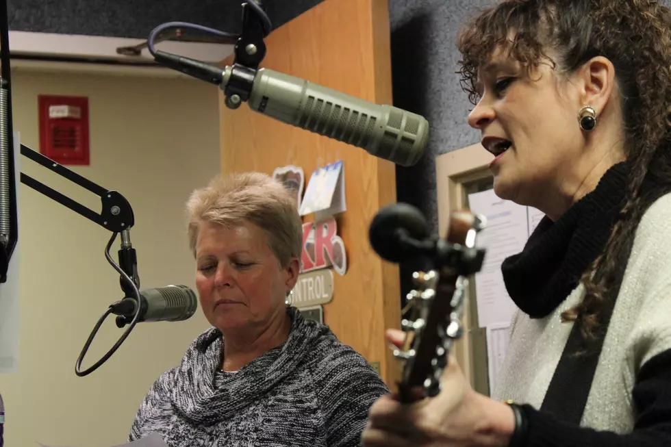 Linda Smith Sings “I Believe in Miracles” – 2016 WBKR’s St. Jude Radiothon