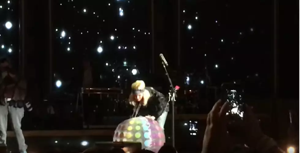Miranda Lambert Kills a Beach Ball at a Concert in Indianapolis