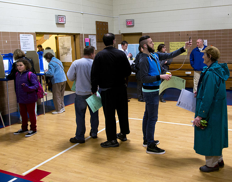 Ballot Selfies Allowed in Kentucky and Indiana