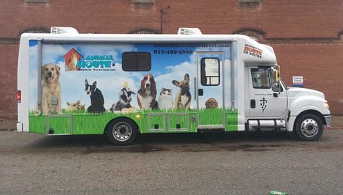 Animal House Mobile Vet Officially Begins Service in Owensboro