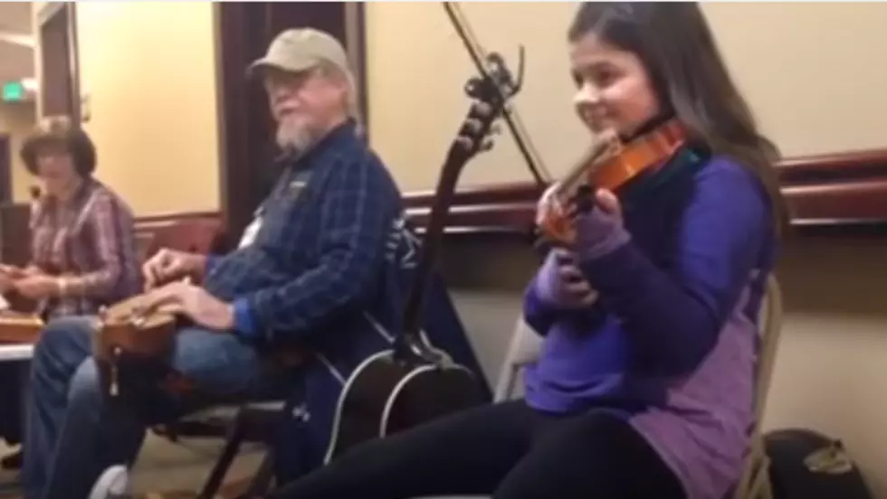 Daughter of Cancer Patient Brings Smiles with Music at Hospice of Western Kentucy [VIDEO]