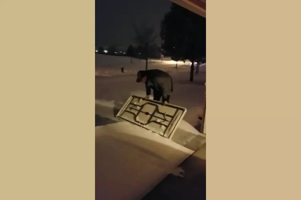 #LifeHack: How to Shovel Snow with a Folding Table [VIDEO]