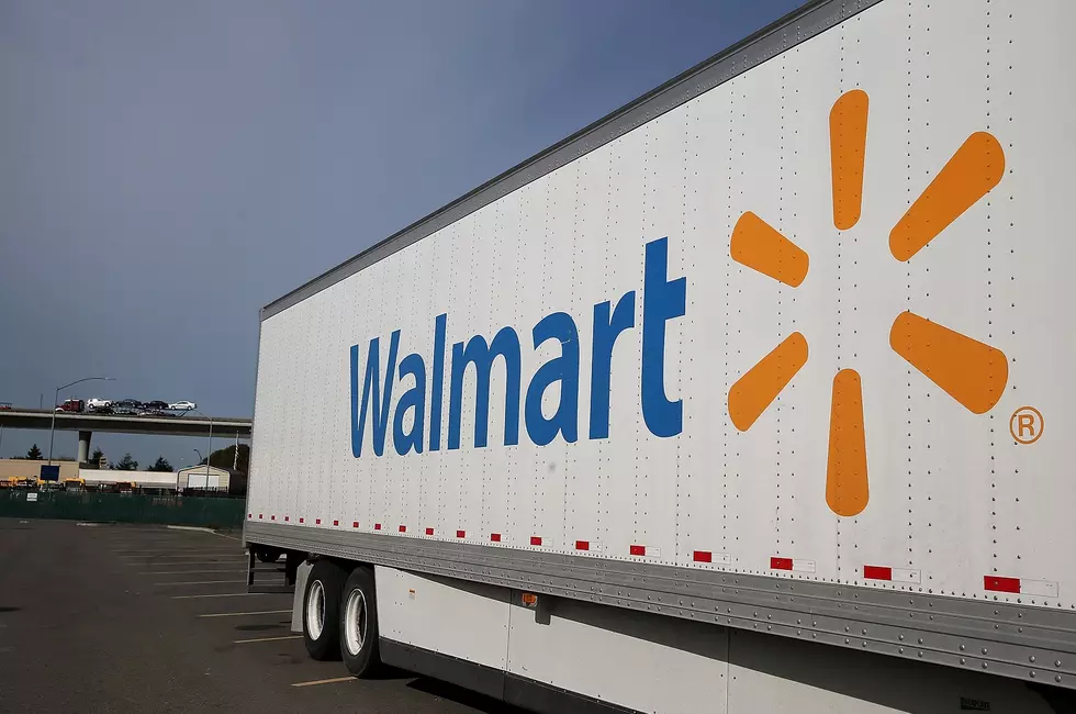 Wal-Mart Hiring Hundreds of Drivers, Will Pay Them a Bundle