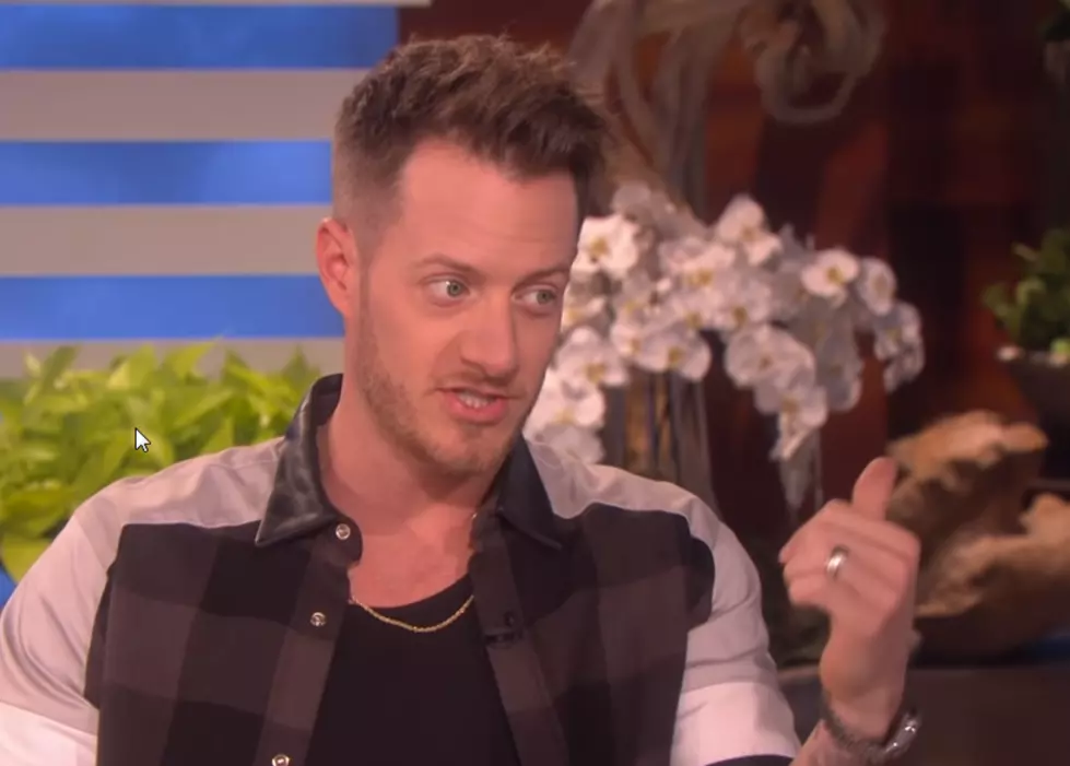 FGL STAR TYLER HUBBARD FINDS OUT GENDER OF NEW BABY ON 'ELLEN'