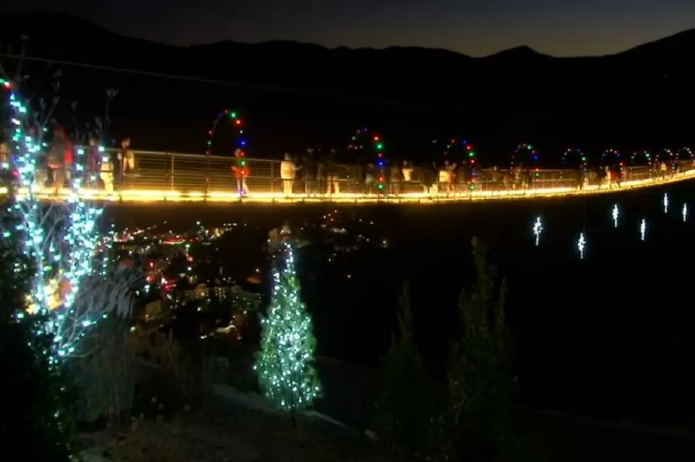 Gatlinburg and Its Skybridge Are Lit Up for Christmas [VIDEO]