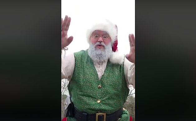 Danville, Kentucky Santa Fluent in ASL Signs for Kids [VIDEO]