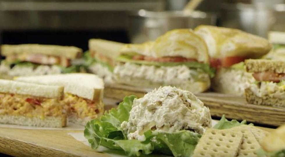 Sneak Peek of the Menu at Owensboro&#8217;s New Chicken Salad Chick Restaurant [Video]