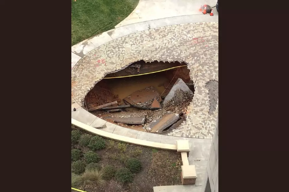Huge Sinkhole Opens on University of Tennessee Campus