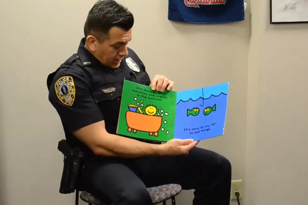 Owensboro Officer, First Responders Nationwide Reading to Kids Online [VIDEO]