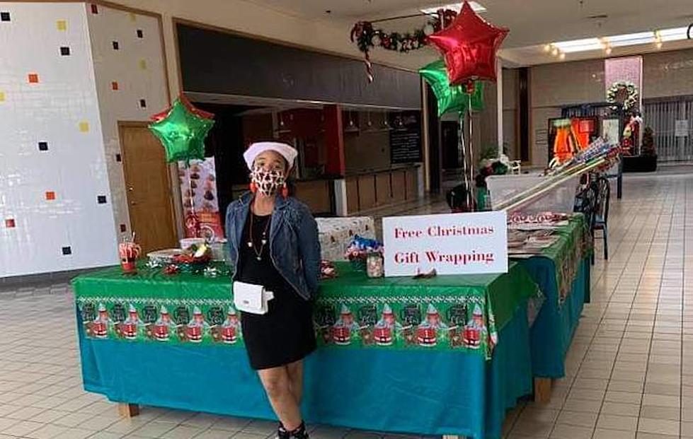 Owensboro Mom Sets Up Gift Wrapping Booth to Help Local Families