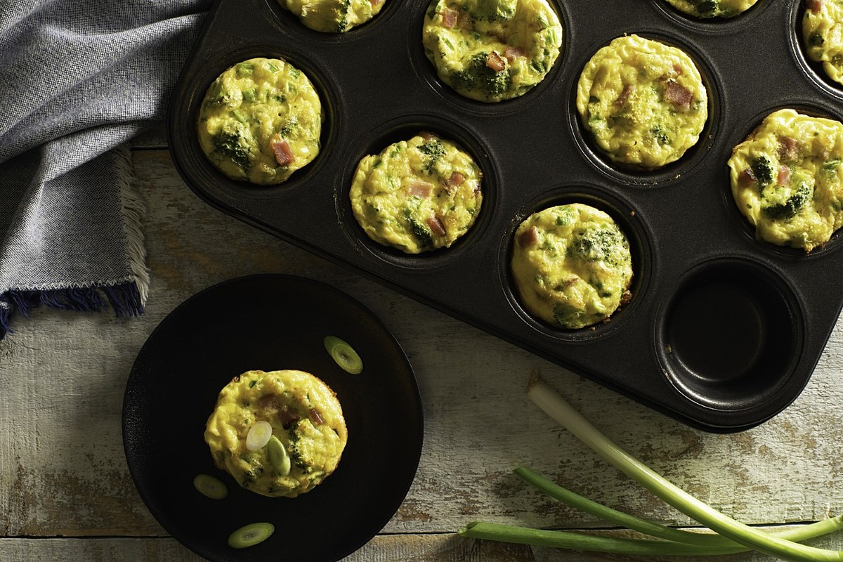 Here’s an omelet you can make in a cup of cupcakes [Recipe]