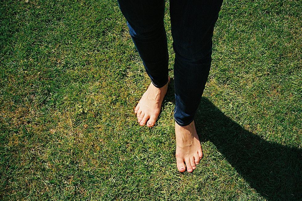 Hey Kentucky Drivers, Do You Drive Barefoot and Is It Legal?