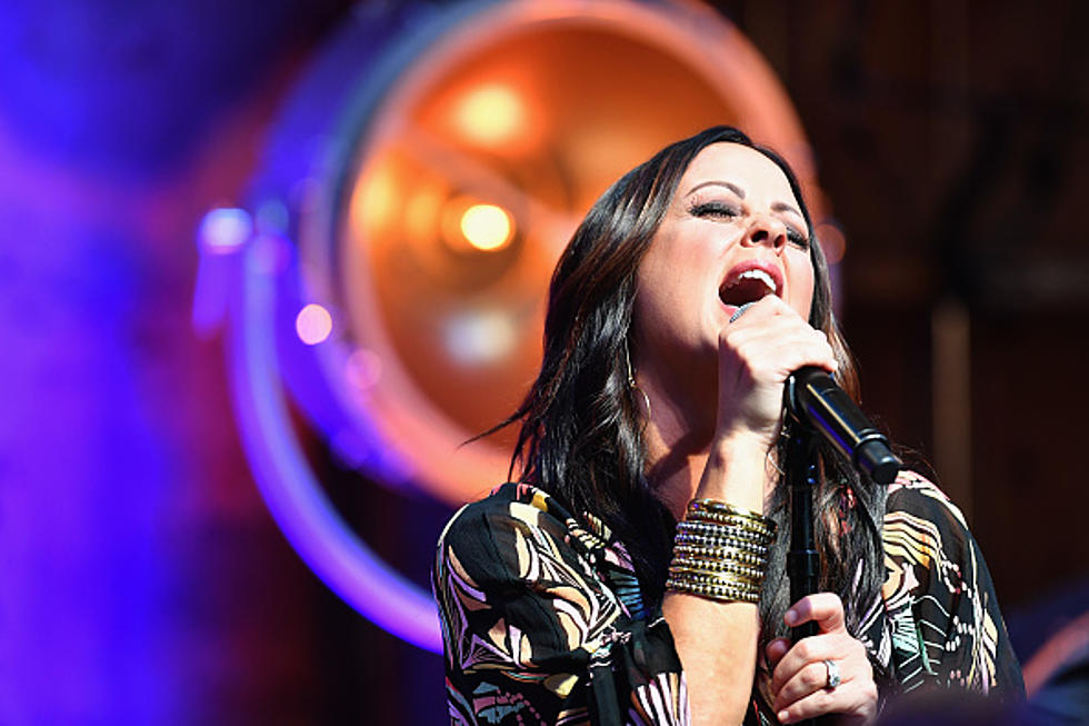 Hallelujah! Sara Evans Christmas Tour is Stopping in Evansville